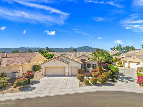 Photo of 39295 Gainsborough Circle, Palm Desert, CA 92211 (MLS # 219154772DA)