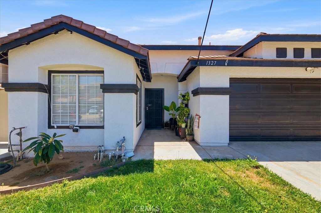 1327 Carriage Lane