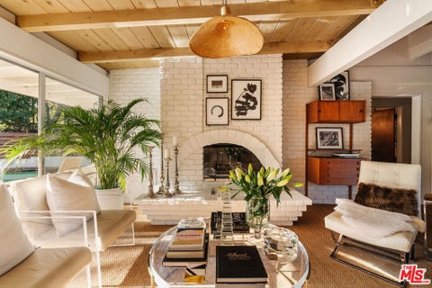Photo of 809 Broom Way, Los Angeles, CA 90049 (MLS # 26984865)