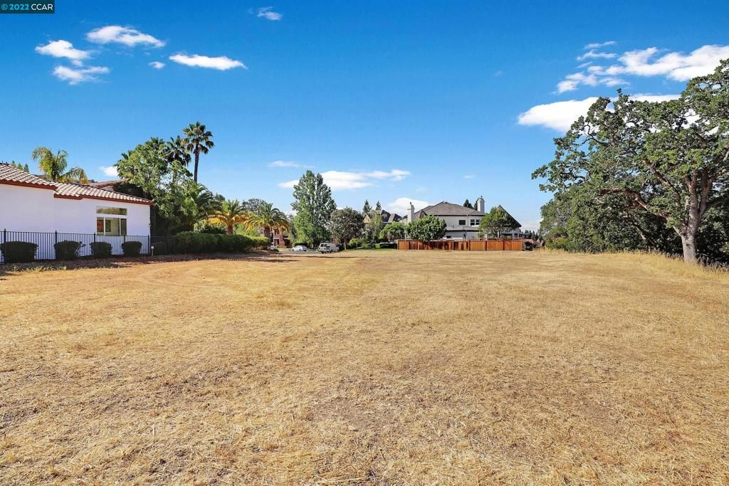 listing image 130726312859387160455