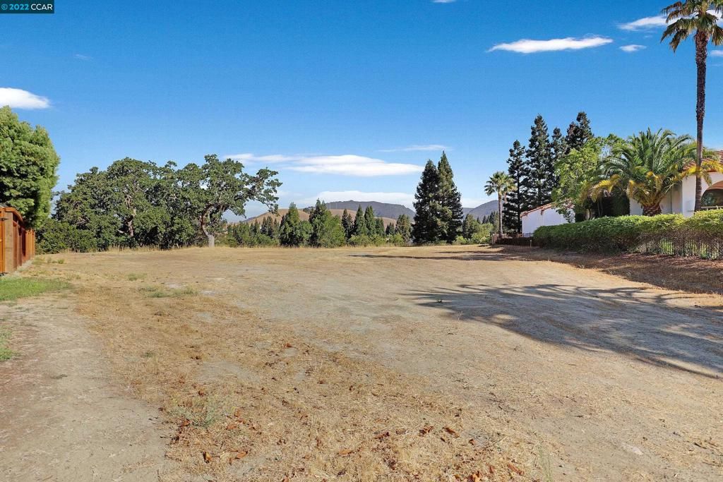 listing image 130728841016713377763