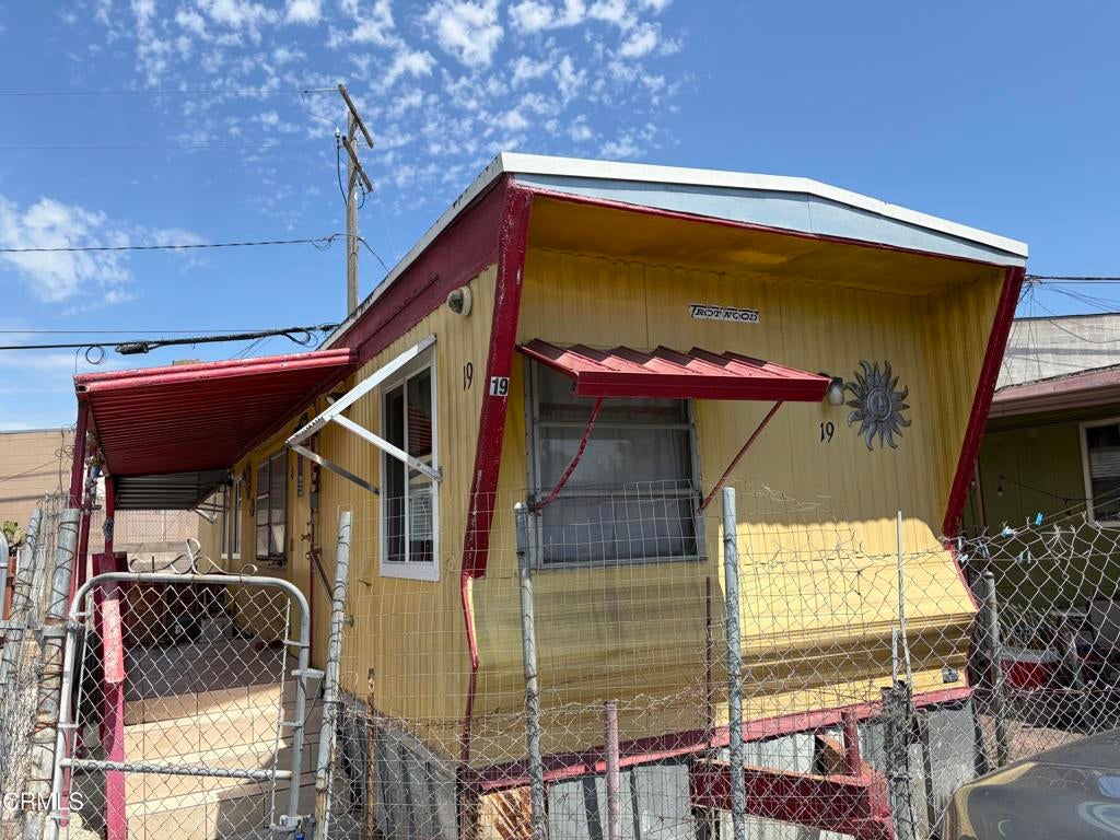 1301 Commercial Avenue 19