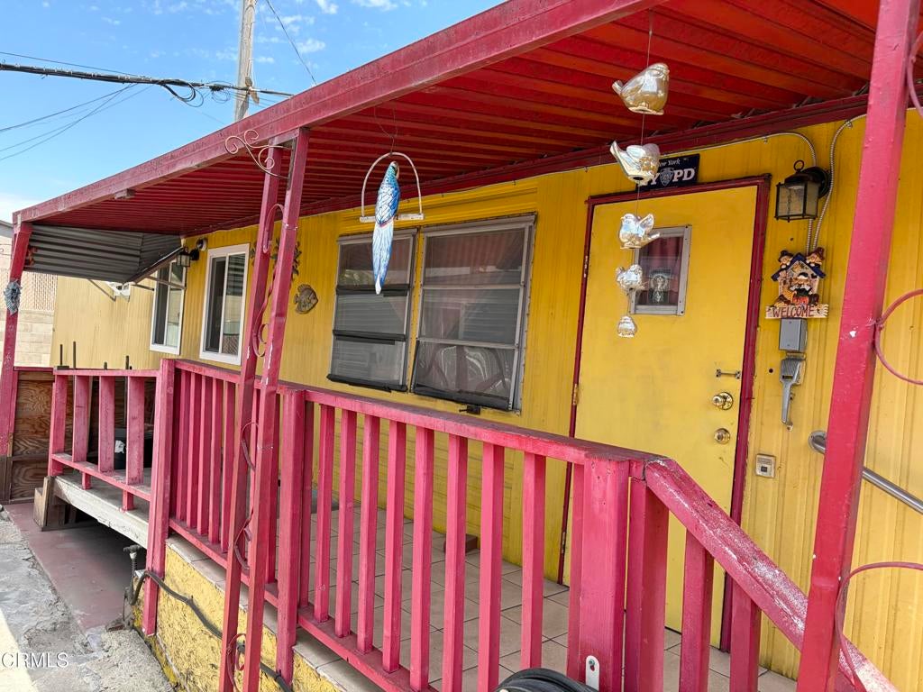 1301 Commercial Avenue 19