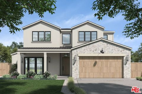 Photo of 7831 Beland Avenue, Los Angeles, CA 90045 (MLS # 25588385)