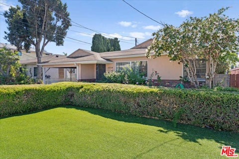 Photo of 3218 W 139th Street, Hawthorne, CA 90250 (MLS # 26104503)