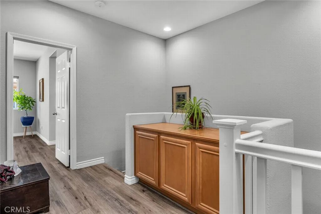 Newbury Park, California 91320, United States, 2 Bedrooms Bedrooms, ,3 BathroomsBathrooms,Residential,Active,173120