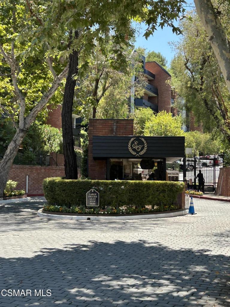 4706 Park Encino Lane 324