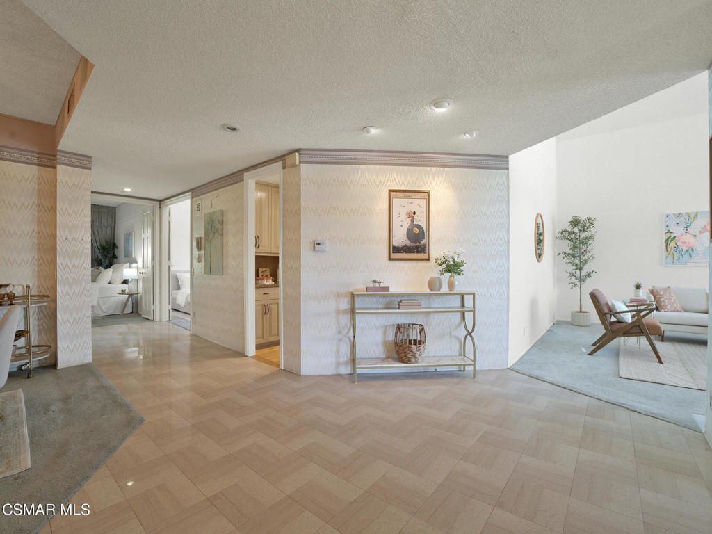 4706 Park Encino Lane 324