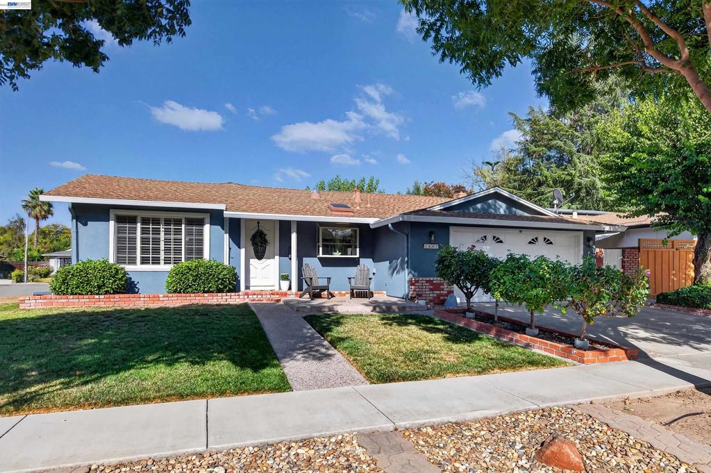1647 Harvest Rd