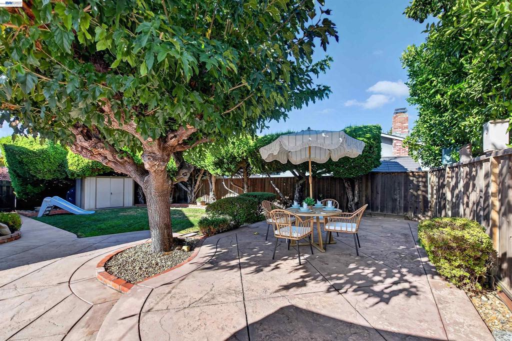 1647 Harvest Rd