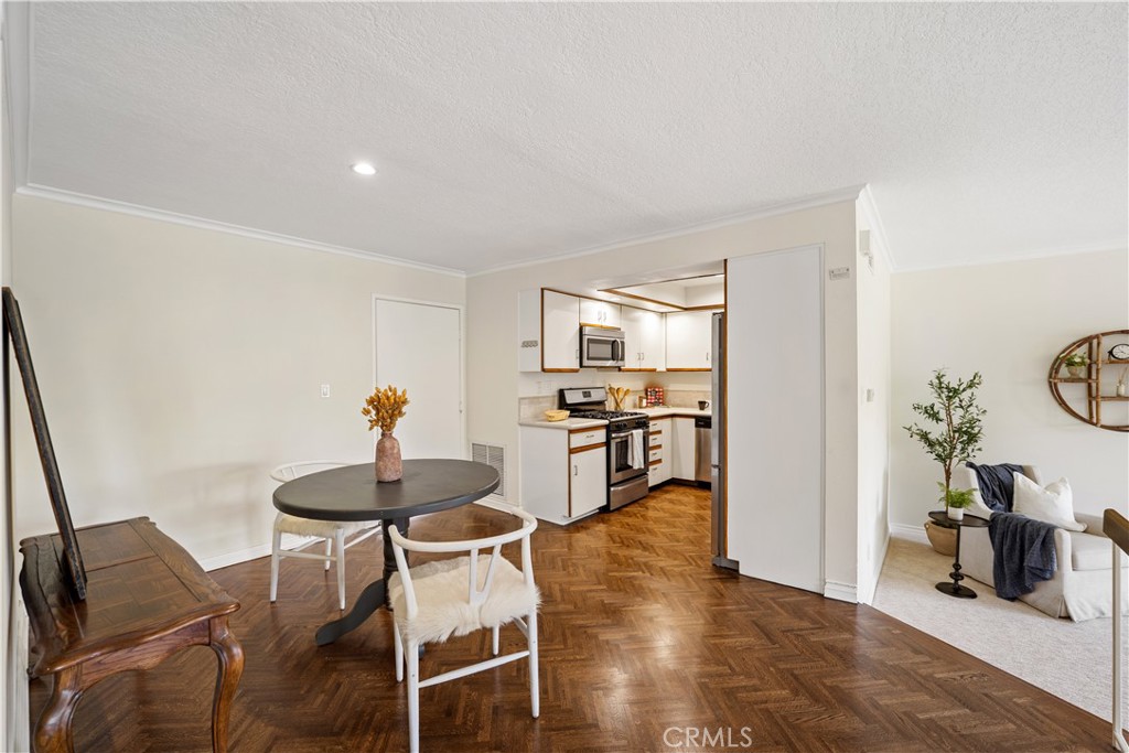 Meadow Ridge Condos (819) - Residential
