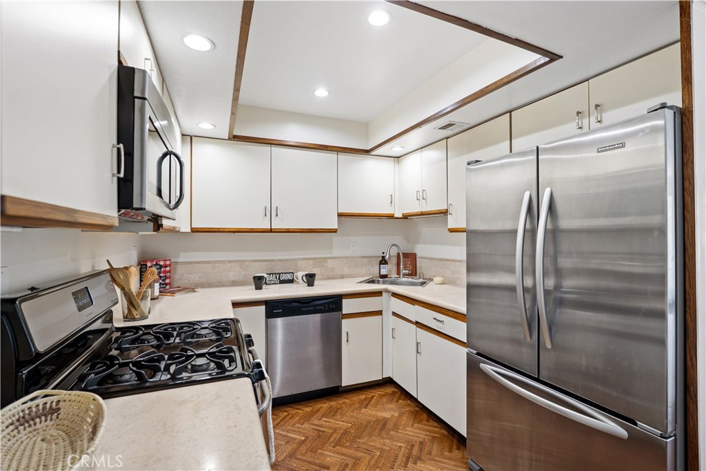 Meadow Ridge Condos (819) - Residential