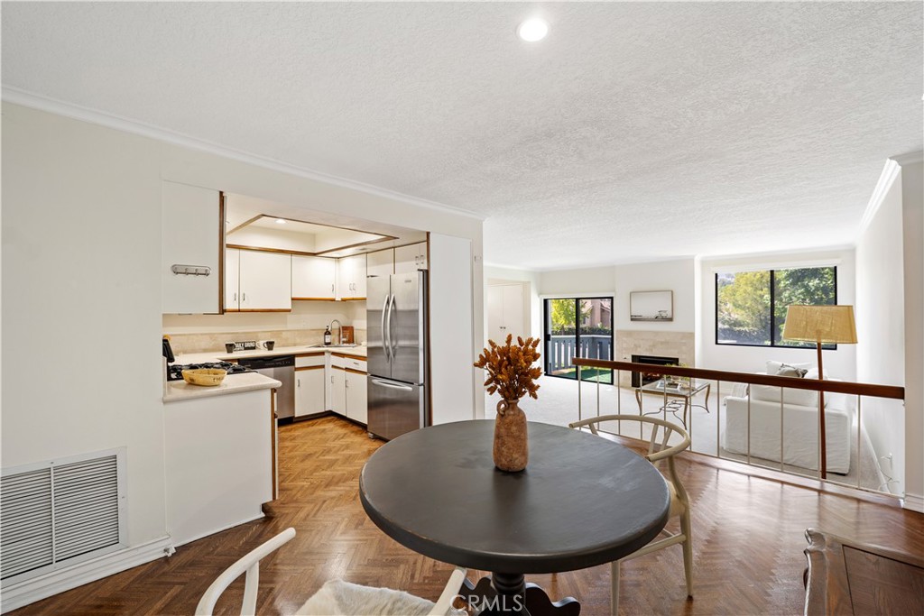 Meadow Ridge Condos (819) - Residential