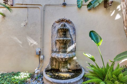 Photo of 14934 Dickens St #9, Sherman Oaks, CA 91403 (MLS # SR26039261)