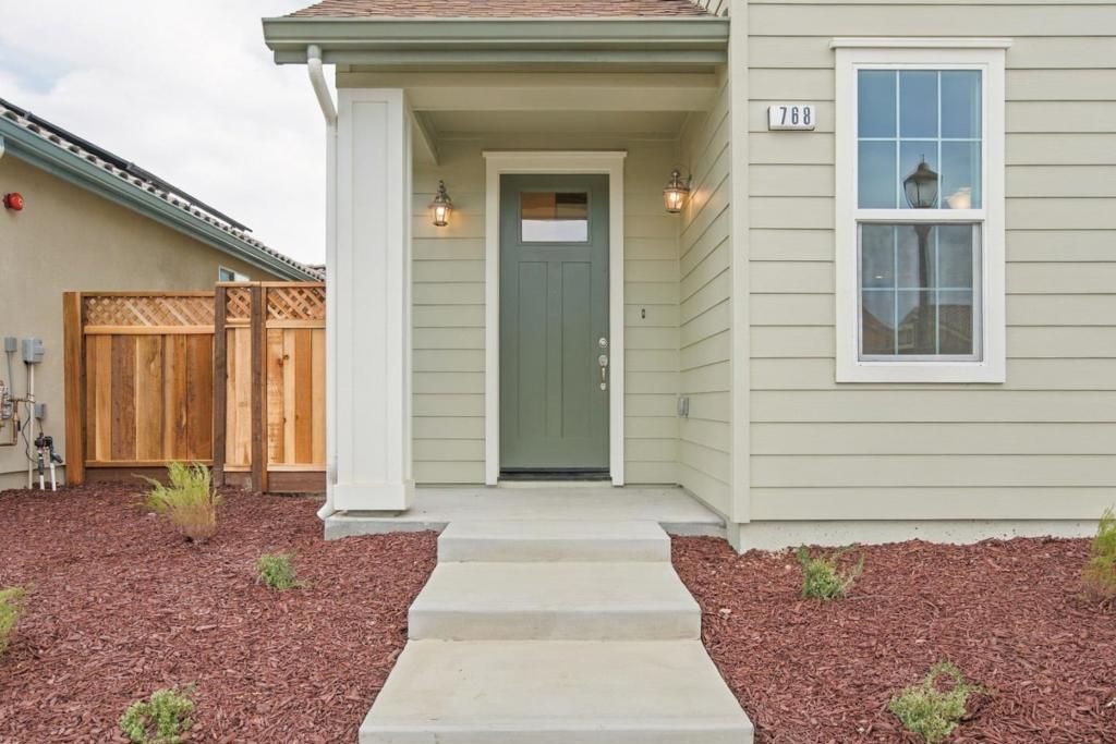 768 Aurora Way