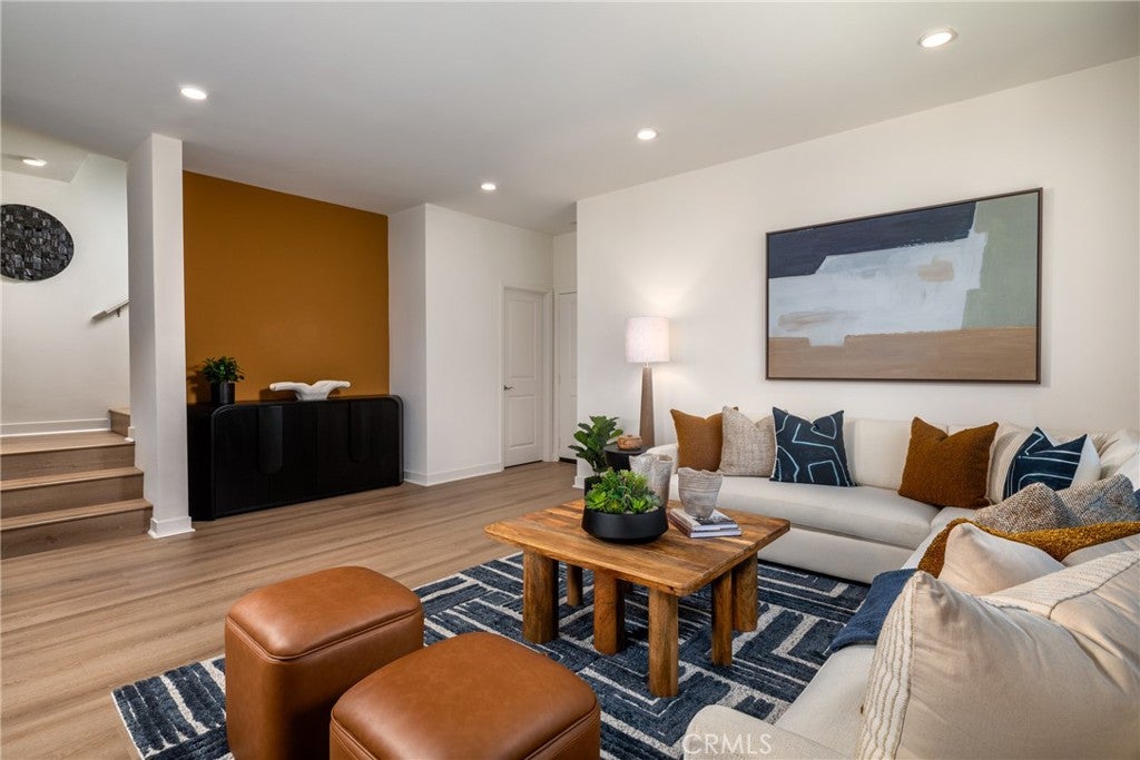 244 W Citrus Row
