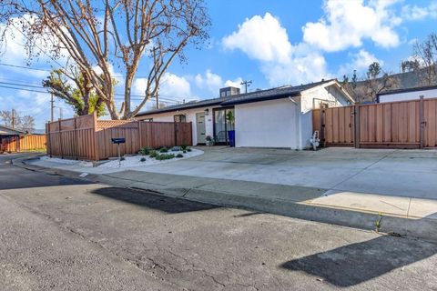 Photo of 100 100 Karen Ln Ln, Martinez, CA 94553 (MLS # 41121579)