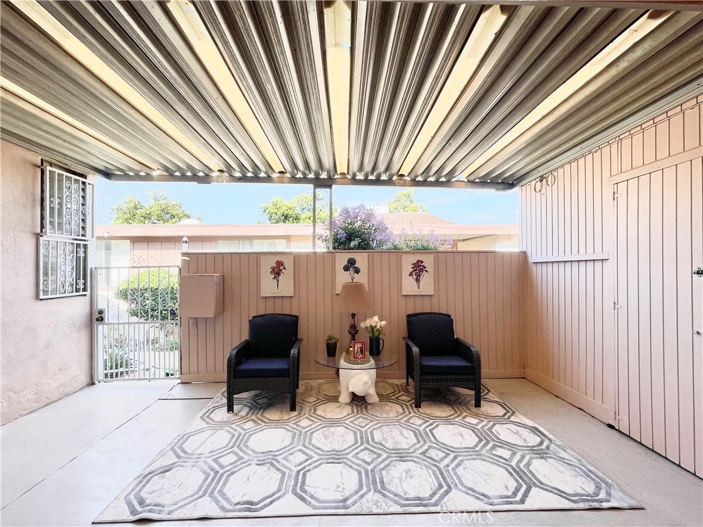 777 E Valley 52