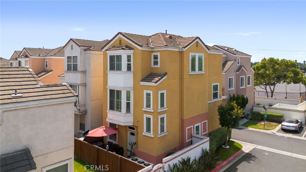 Welcome to Emerald Village! Why rent when you can own in a gated community with space, security, and lifestyle perks that renters only dream of? Located in the heart of Lynwood, Emerald Village offers the perfect blend of privacy, comfort, and community.
This tri-level home features a bright, open layout with tons of natural light, dual-pane energy-efficient windows, and plantation-style shutters throughout. The kitchen was fully remodeled in February 2025 with modern stainless steel appliances, including a new stove and dishwasher. The first-floor bathroom and primary shower were updated in March 2024, offering a clean and move-in-ready experience.
Upstairs, both bedrooms include en suite bathrooms, giving you privacy and convenience, perfect for families, roommates, or guests. The HVAC system was replaced in 2015.
Enjoy the perks of homeownership in a community that features greenbelts, a basketball court, BBQ and picnic areas, and a playground without the hassle. The Low HOA covers common area maintenance and community amenities.
Conveniently located near the Lynwood Community Center, offering sports and youth programs, plus quick access to the 710, 105, 91, 605, and 5 freeways. Shopping, dining, and schools are all nearby.
This property qualifies for a $20,000 grant program that may be used toward your down payment, closing costs, or even to buy down your interest rate. It’s designed to help make ownership more affordable and achievable for buyers.