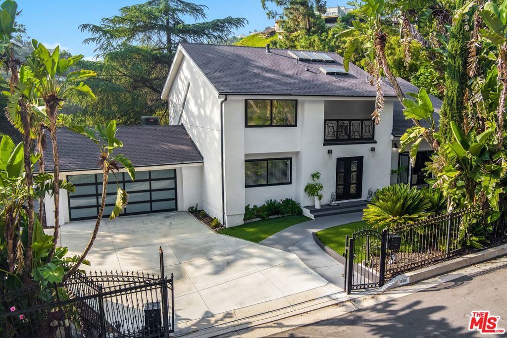 Photo of 1881 Mount Olympus Drive, Los Angeles, CA 90046 (MLS # 25594515)