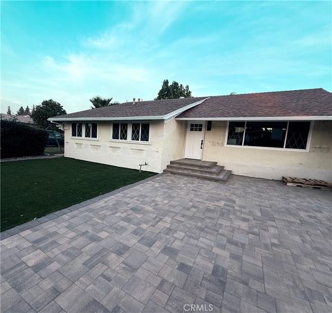 Photo of 10560 Debra Avenue, Granada Hills, CA 91344 (MLS # SR26045341)