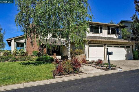 Photo of 608 Serramonte Ct, Danville, CA 94526 (MLS # 41131468)