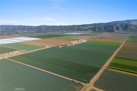 Photo of 901 Floradale Avenue, Lompoc, CA 93436 (MLS # PI25199259) Photo of 901 Floradale Avenue, Lompoc, CA 93436 (MLS # PI25199259)