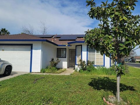 Photo of 1801 Theron Way, Modesto, CA 95351 (MLS # ML82042582)