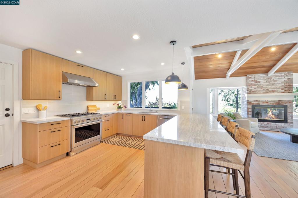 3168 Lucas Dr