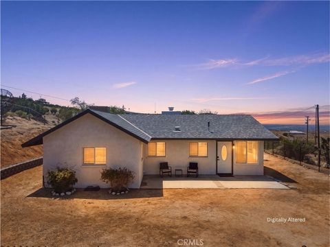 Photo of 25735 Santa Rosa Road, Apple Valley, CA 92308 (MLS # CV26100526)