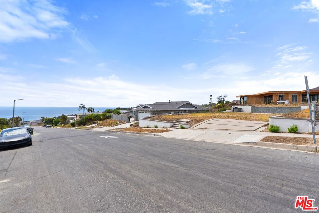 3709 Castlerock Road