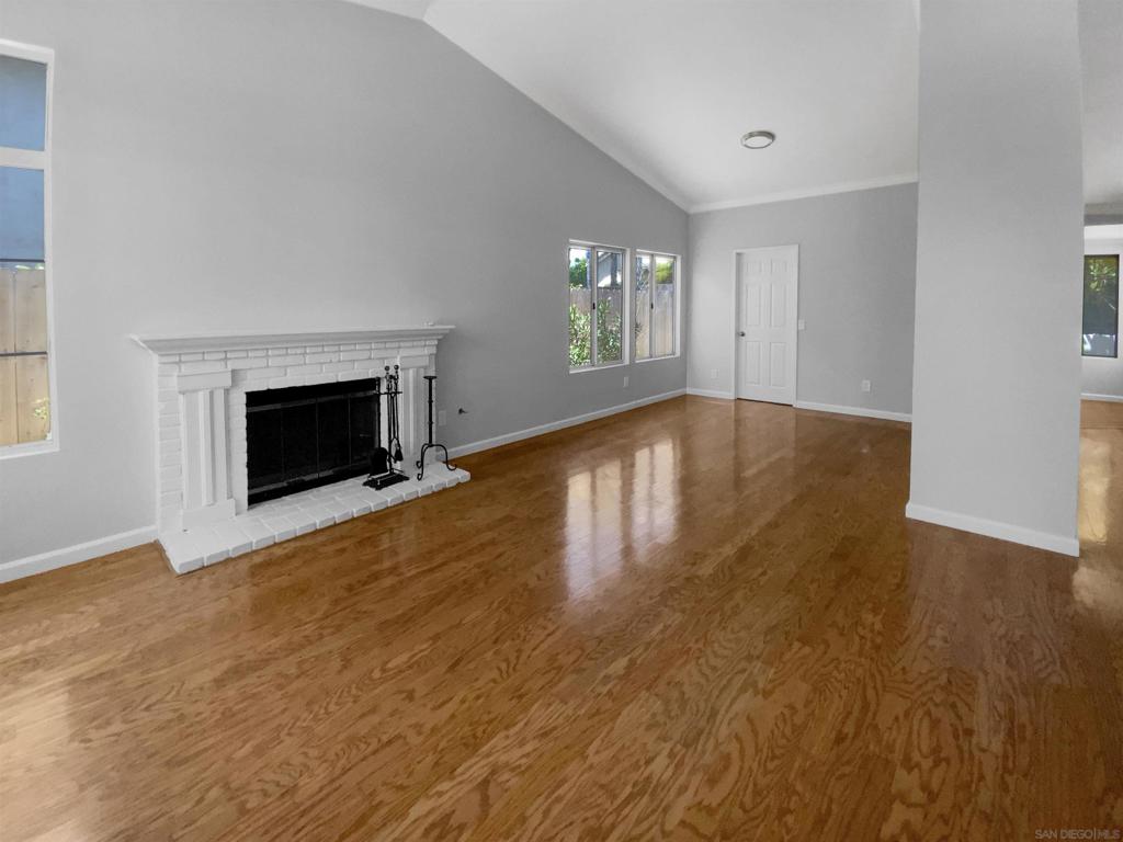 Properties 2 8862 La Cartera St