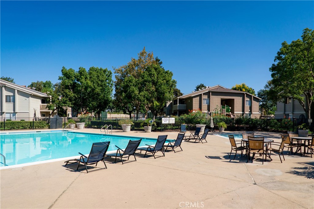 Gorgeous 2 Bedrooms | 1 Bathroom Condo!
Beautifully located on the ground floor, this home sits right in front of the sparkling swimming pool and features a private patio perfect for gatherings with family and friends. Conveniently close to shopping malls, restaurants, and easy access to the 10 and 60 freeway.