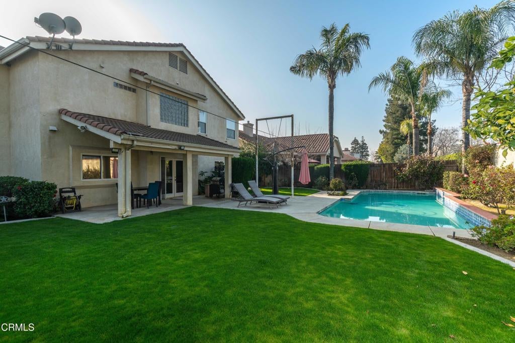 10906 Rosslyn Lane