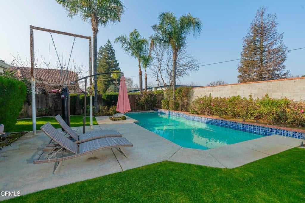 10906 Rosslyn Lane