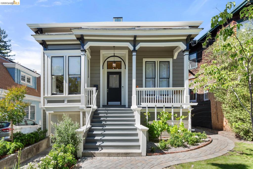 2811 Parker St