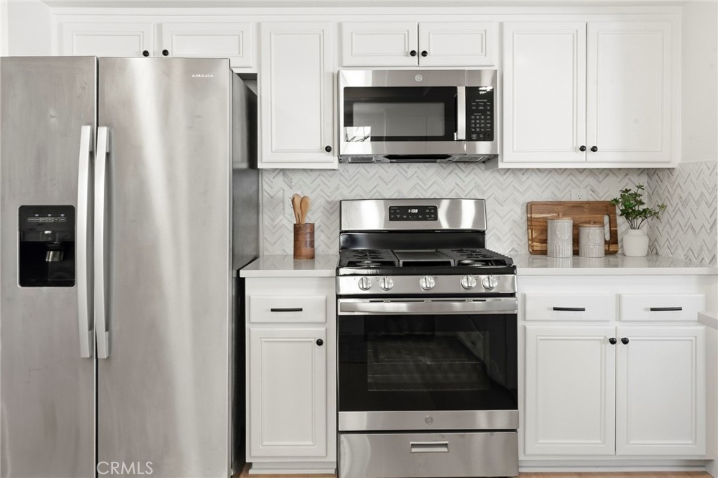 PROPERTIES 907 Saint Ann Drive