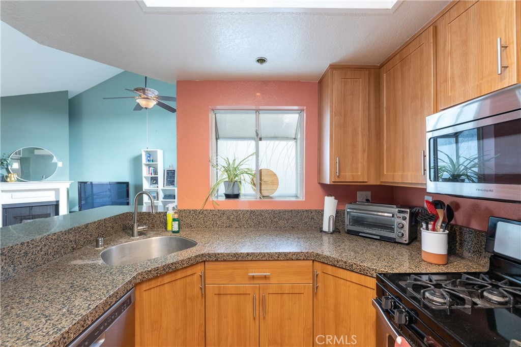 1100 Euclid Avenue 304