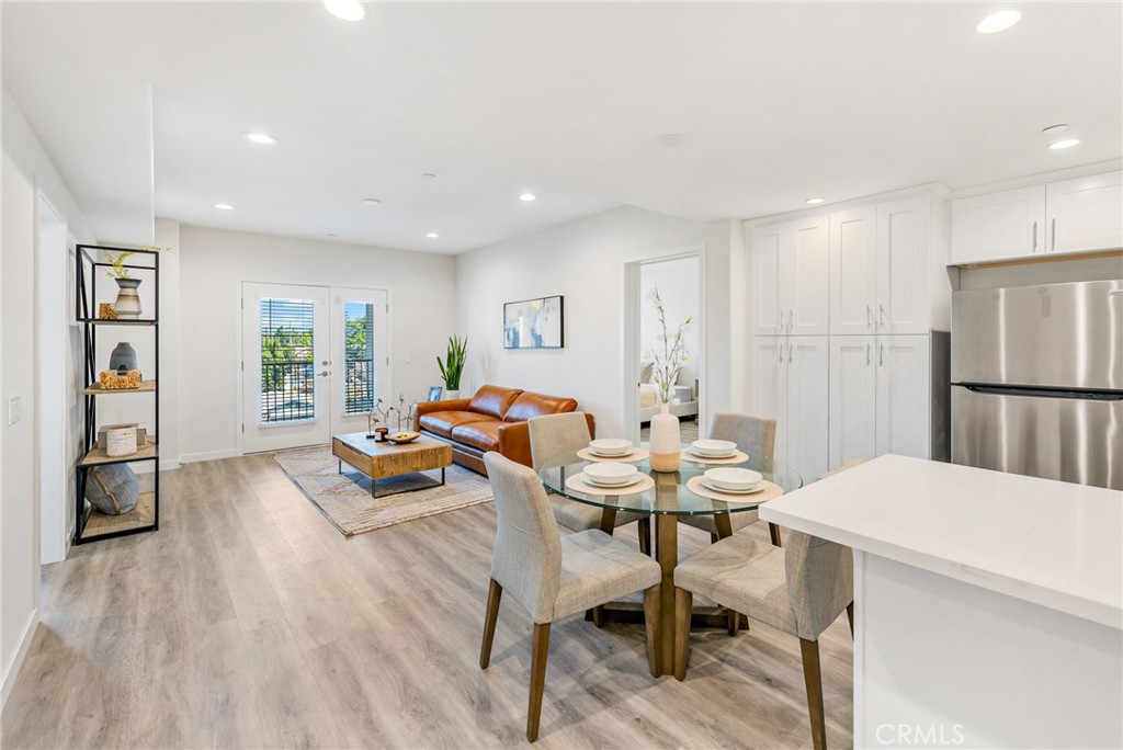 419 N Chandler Avenue 421