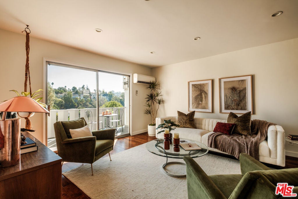 4343 Finley Avenue 25