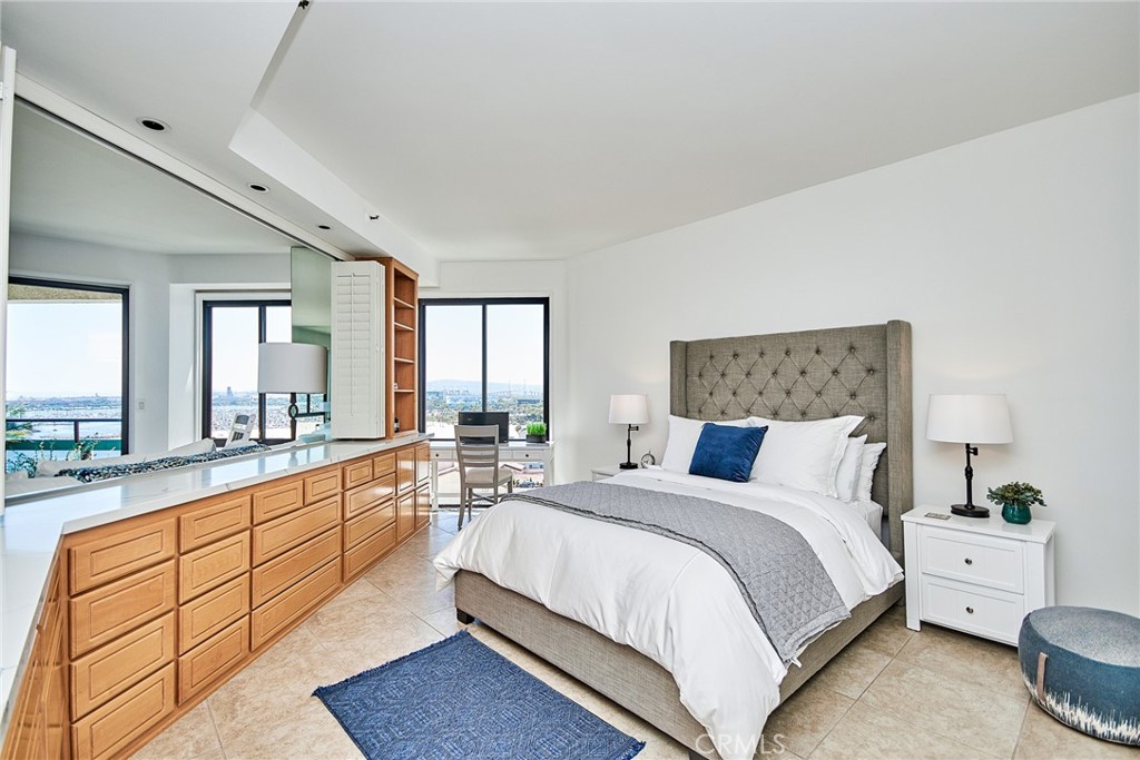 1310 E Ocean Boulevard 1005