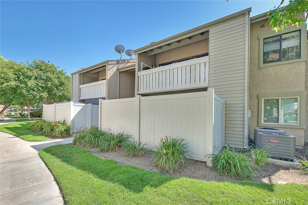 44 Carriage Way 108