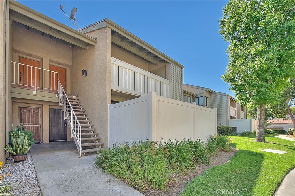 44 Carriage Way 108
