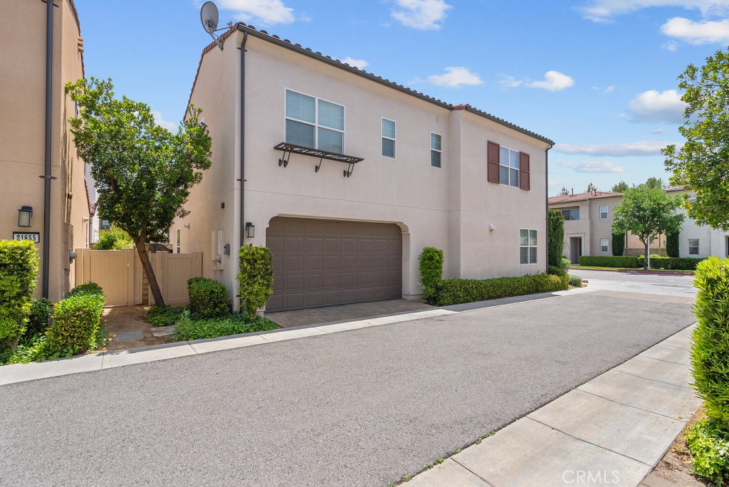 21851 Moveo Drive