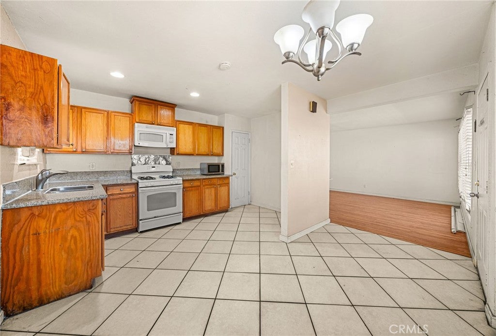 1575 S Tippecanoe