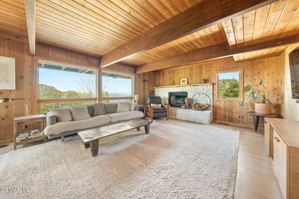 Malibu, California 90265, United States, 4 Bedrooms Bedrooms, ,3 BathroomsBathrooms,Residential,Active,112637