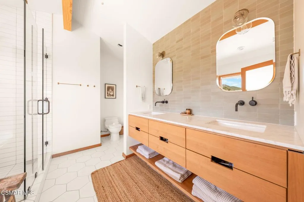 Malibu, California 90265, United States, 4 Bedrooms Bedrooms, ,3 BathroomsBathrooms,Residential,Active,112637