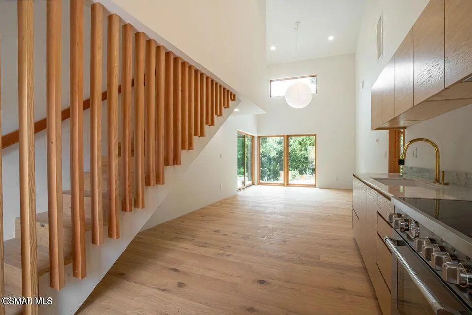 Malibu, California 90265, United States, 4 Bedrooms Bedrooms, ,3 BathroomsBathrooms,Residential,Active,112637