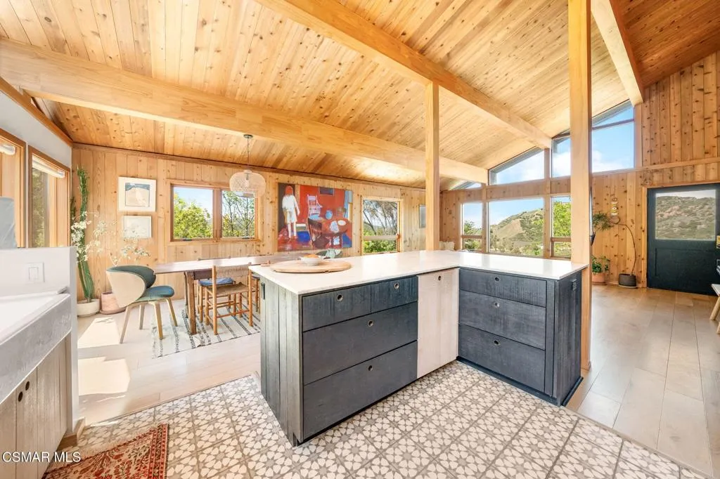 Malibu, California 90265, United States, 4 Bedrooms Bedrooms, ,3 BathroomsBathrooms,Residential,Active,112637