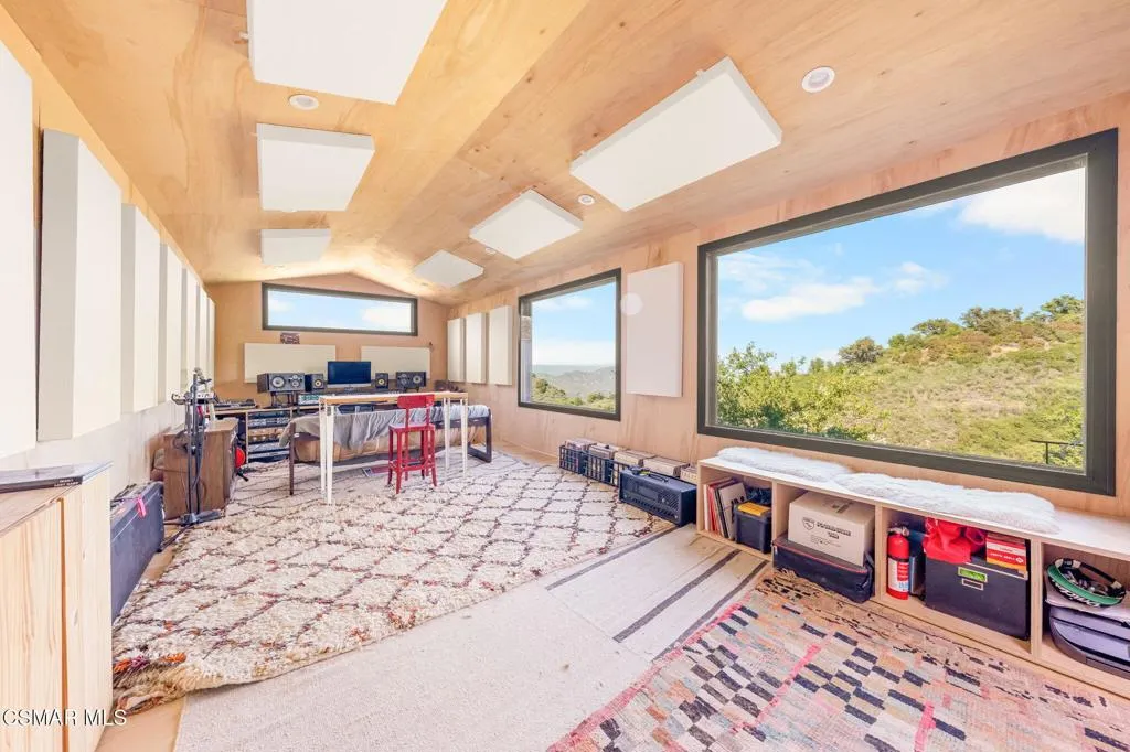 Malibu, California 90265, United States, 4 Bedrooms Bedrooms, ,3 BathroomsBathrooms,Residential,Active,112637